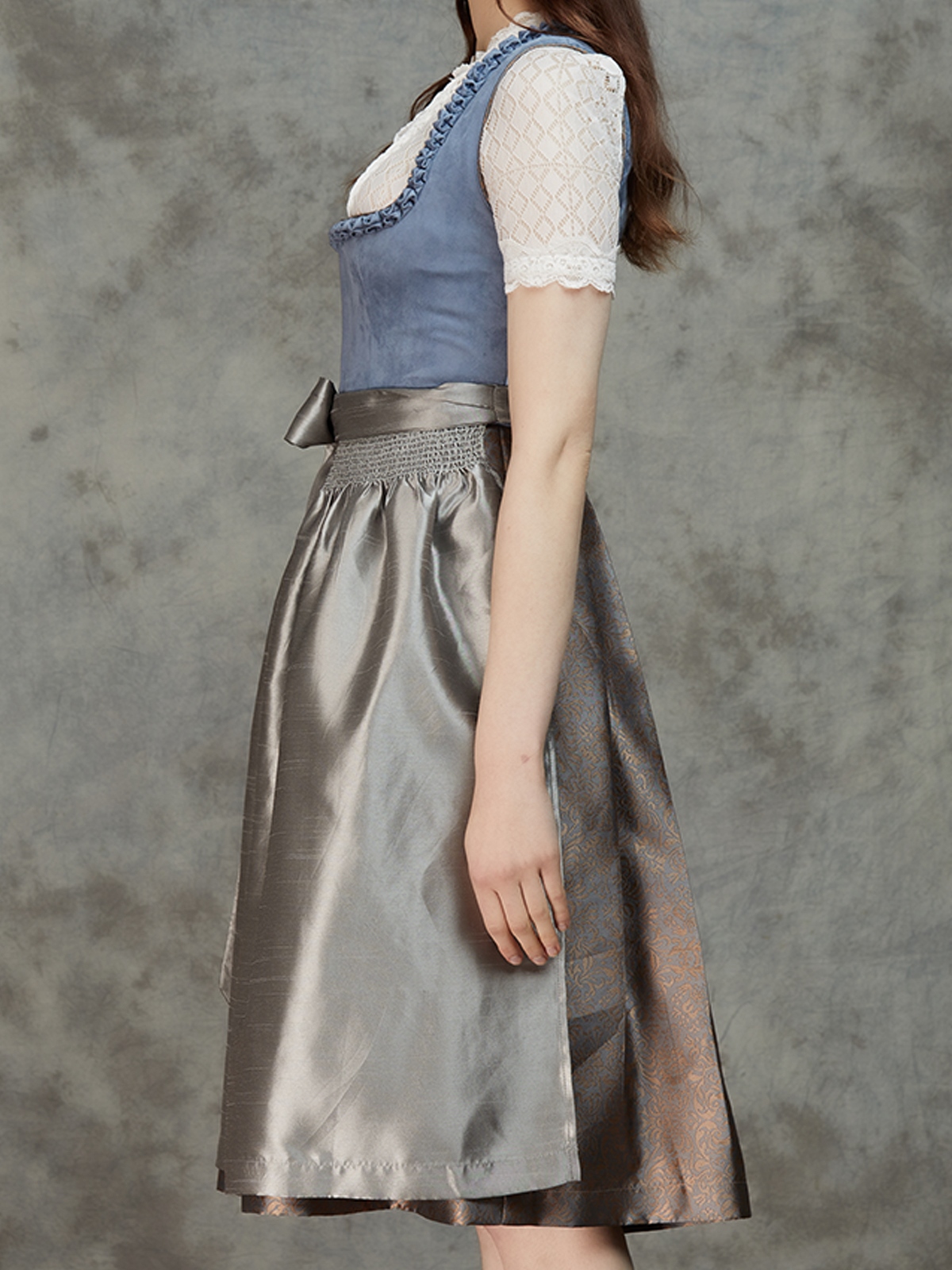 Klassisches blaues Haken Dirndl