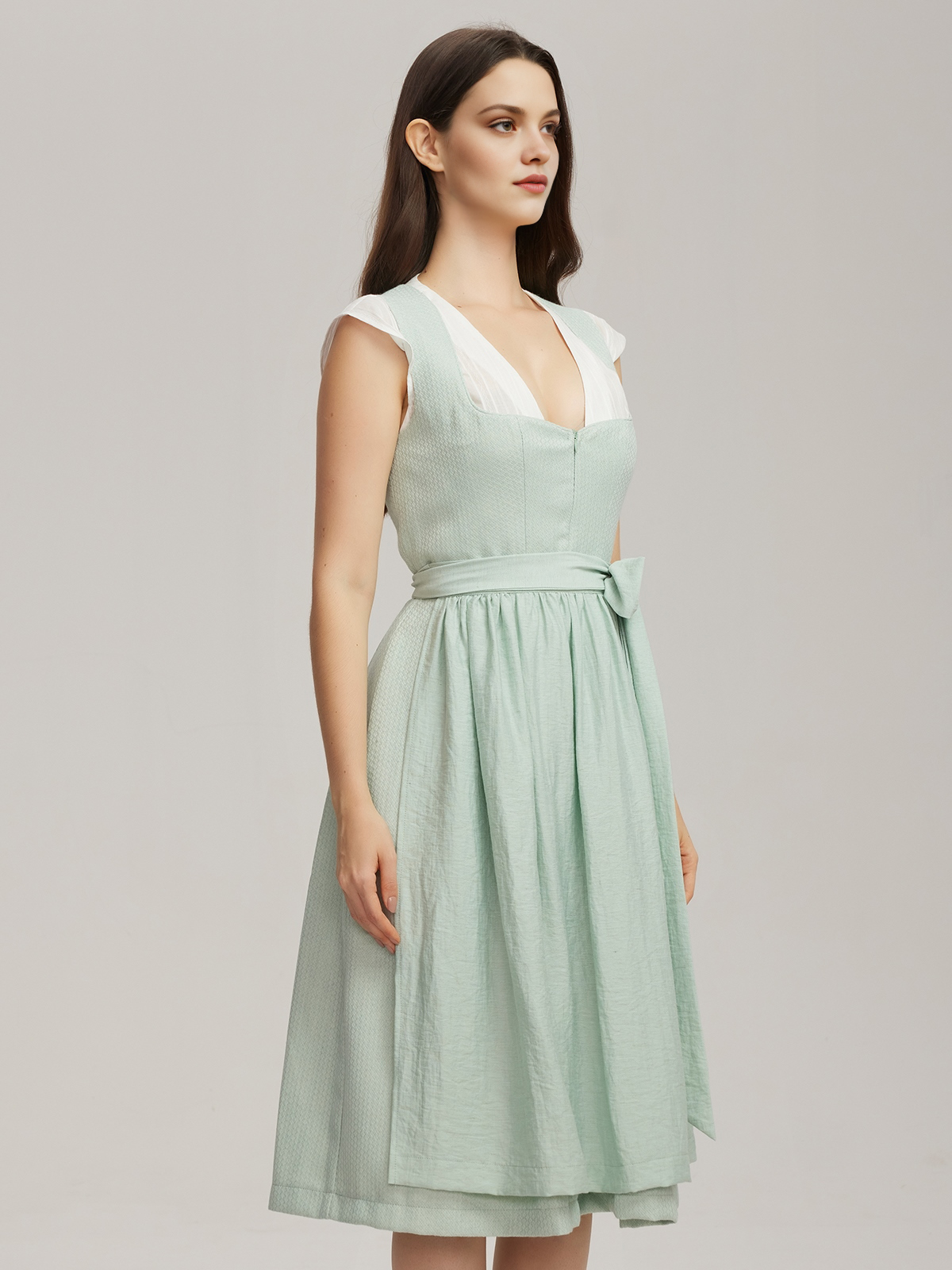 Traditionelles grünes Dirndl von Ehreer