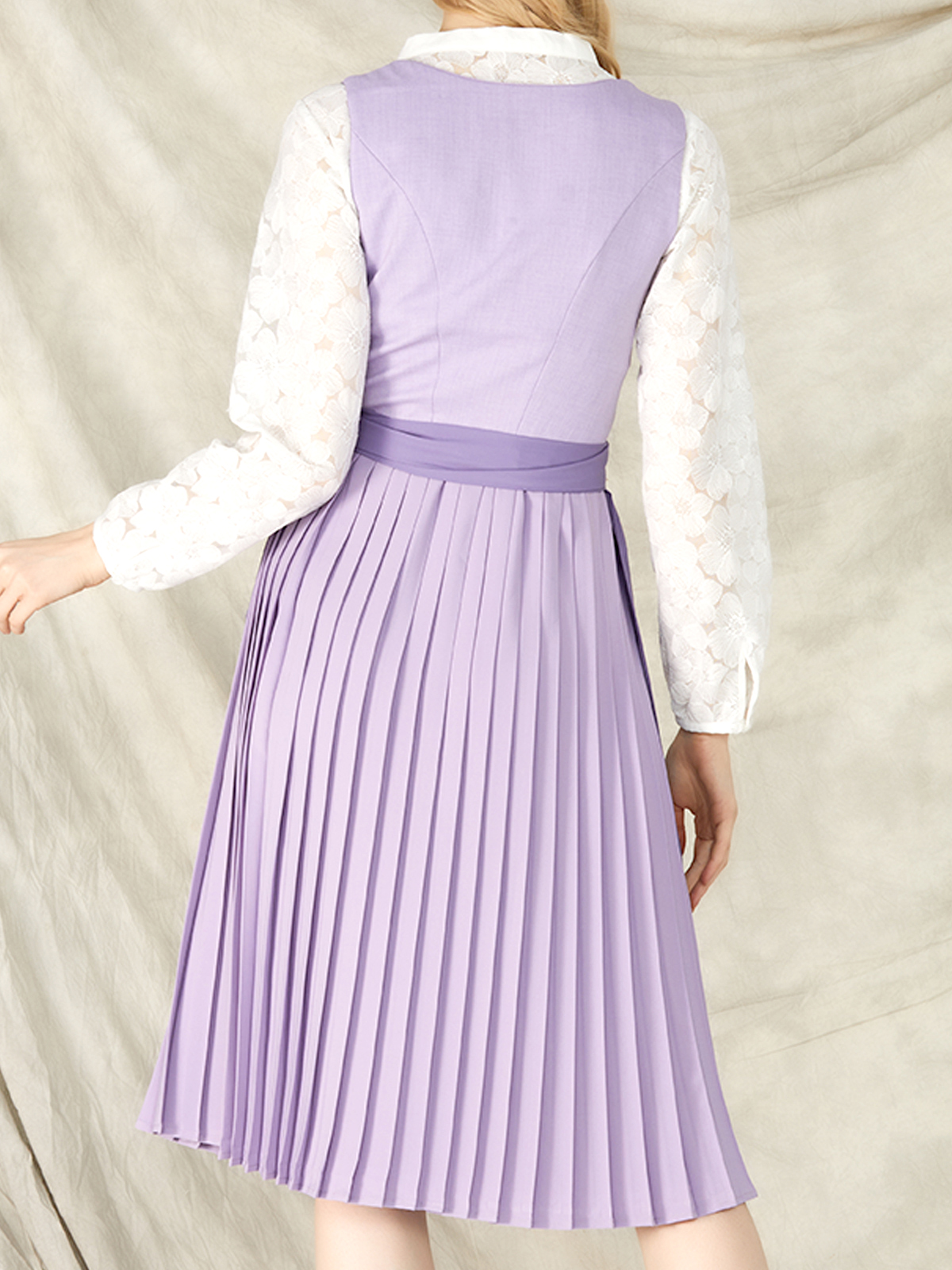 Dirndlbluse Spitze Kurzarm in Lila