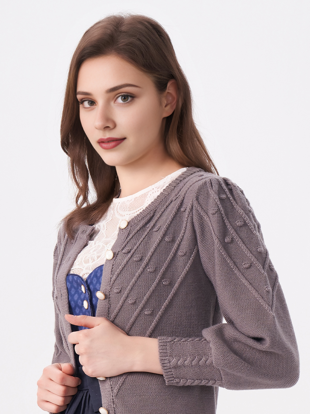 Dunkelgrünes Dirndl mit grauem Strick