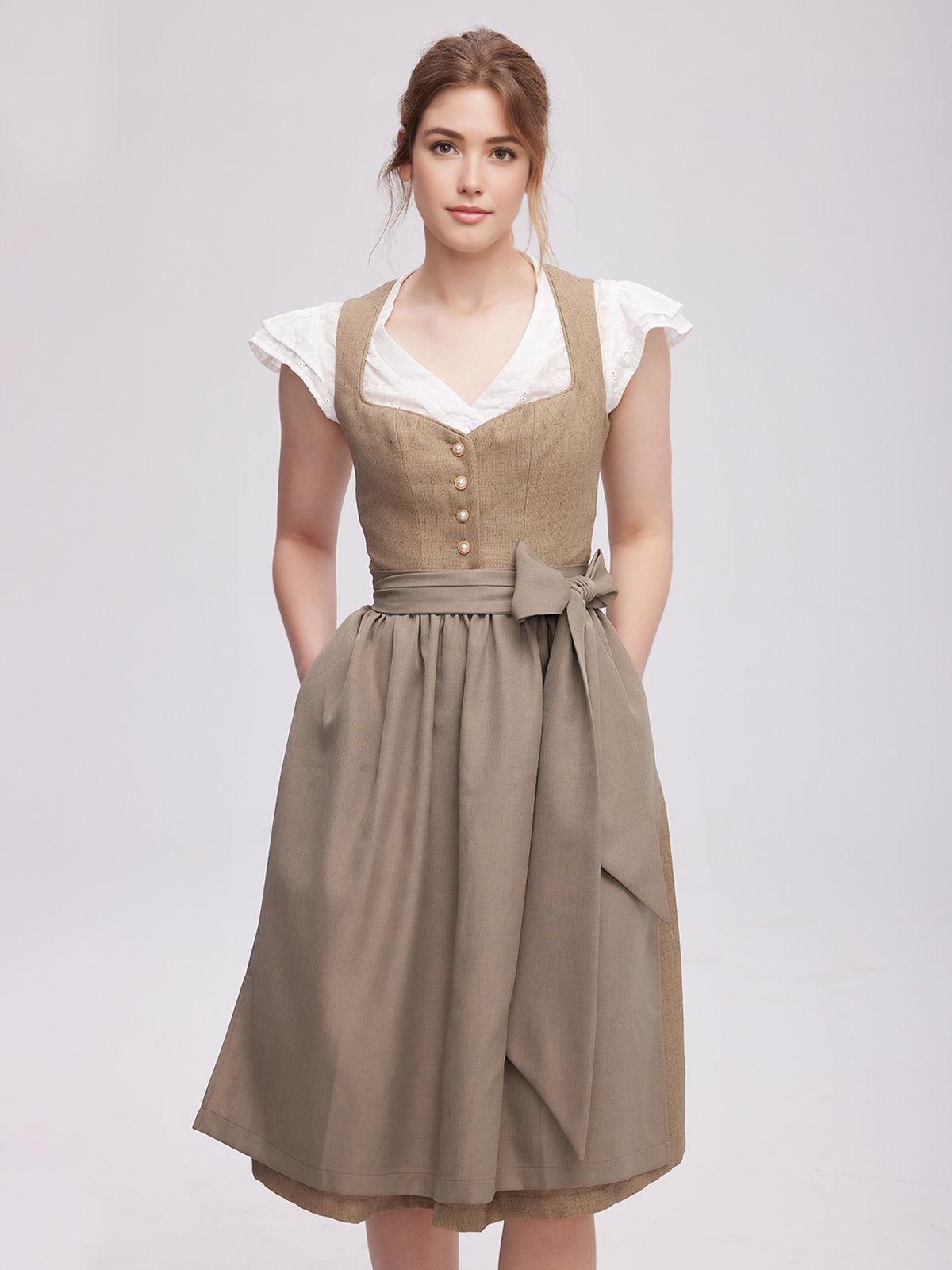 Ein elegantes Dirndl in Blau mit modernen Details