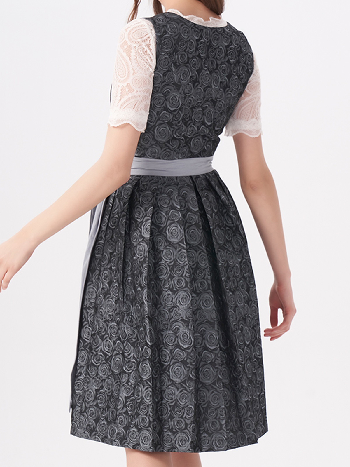 Modernes blaues Dirndl mit Ausschnitt