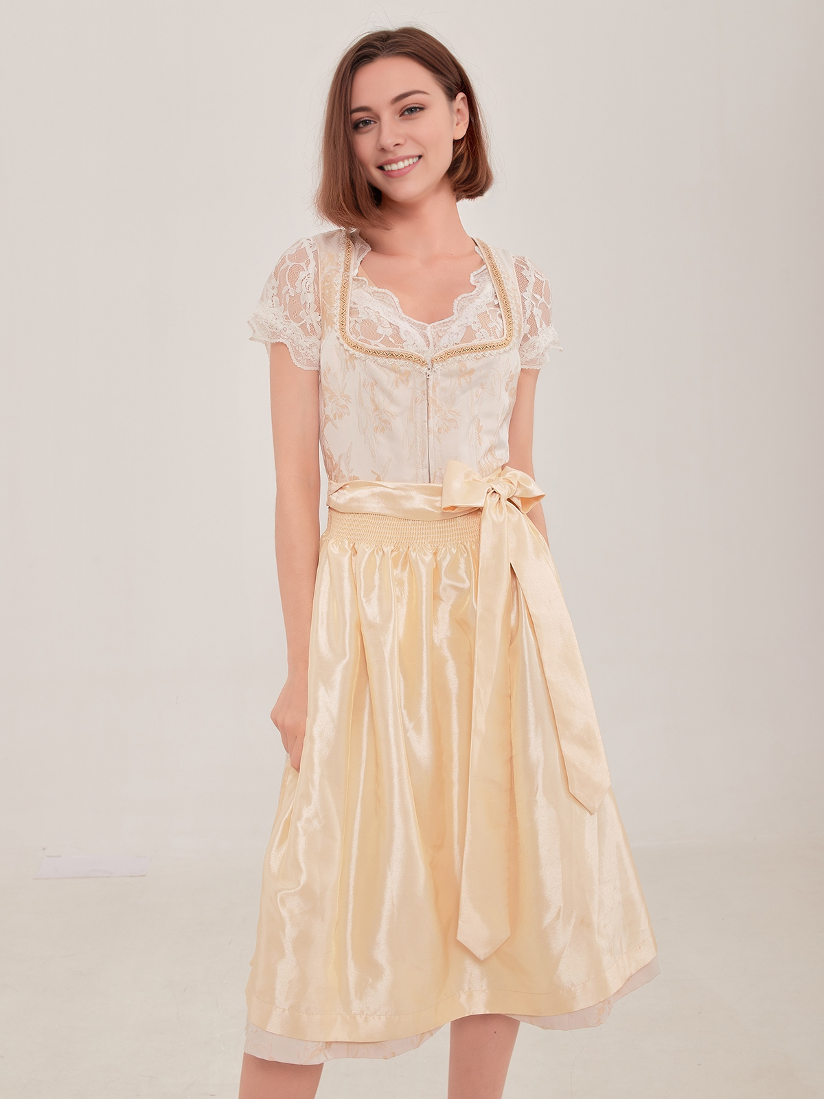 Dirndl mit Herz-Ausschnitt-Oberteil in Gelb