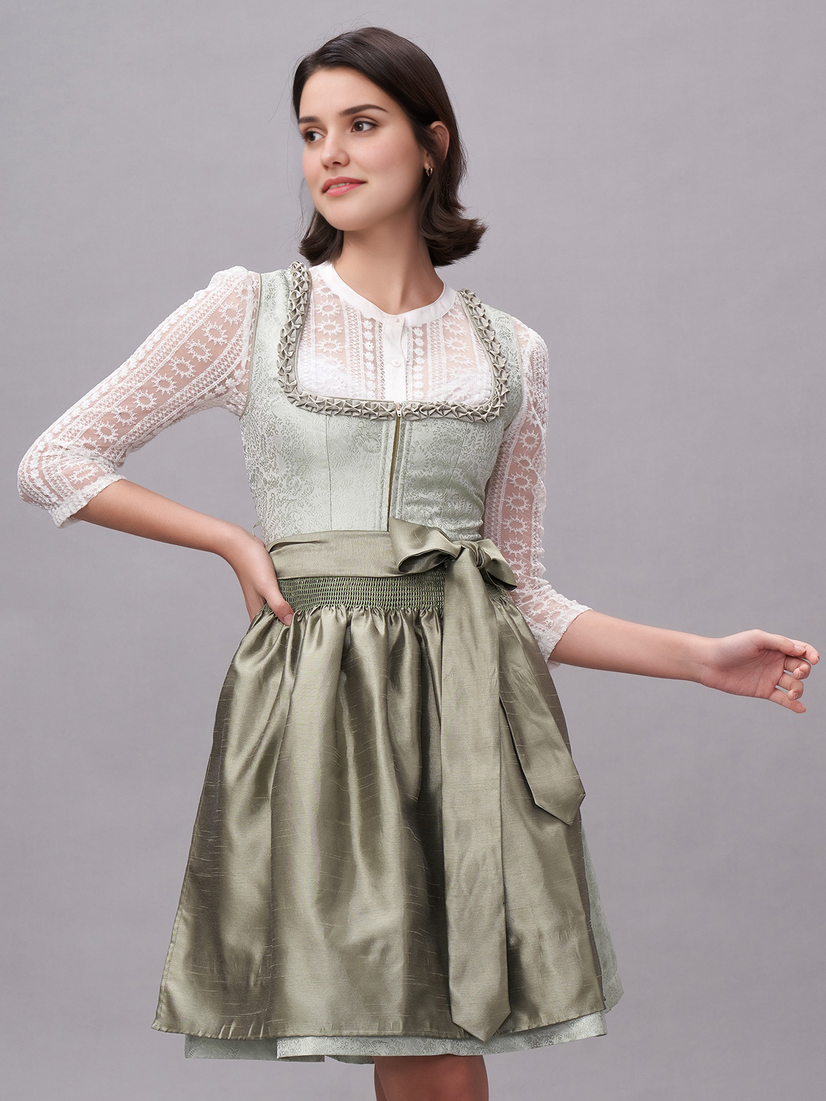 Dirndl Bluse Grün in eleganter Ausführung
