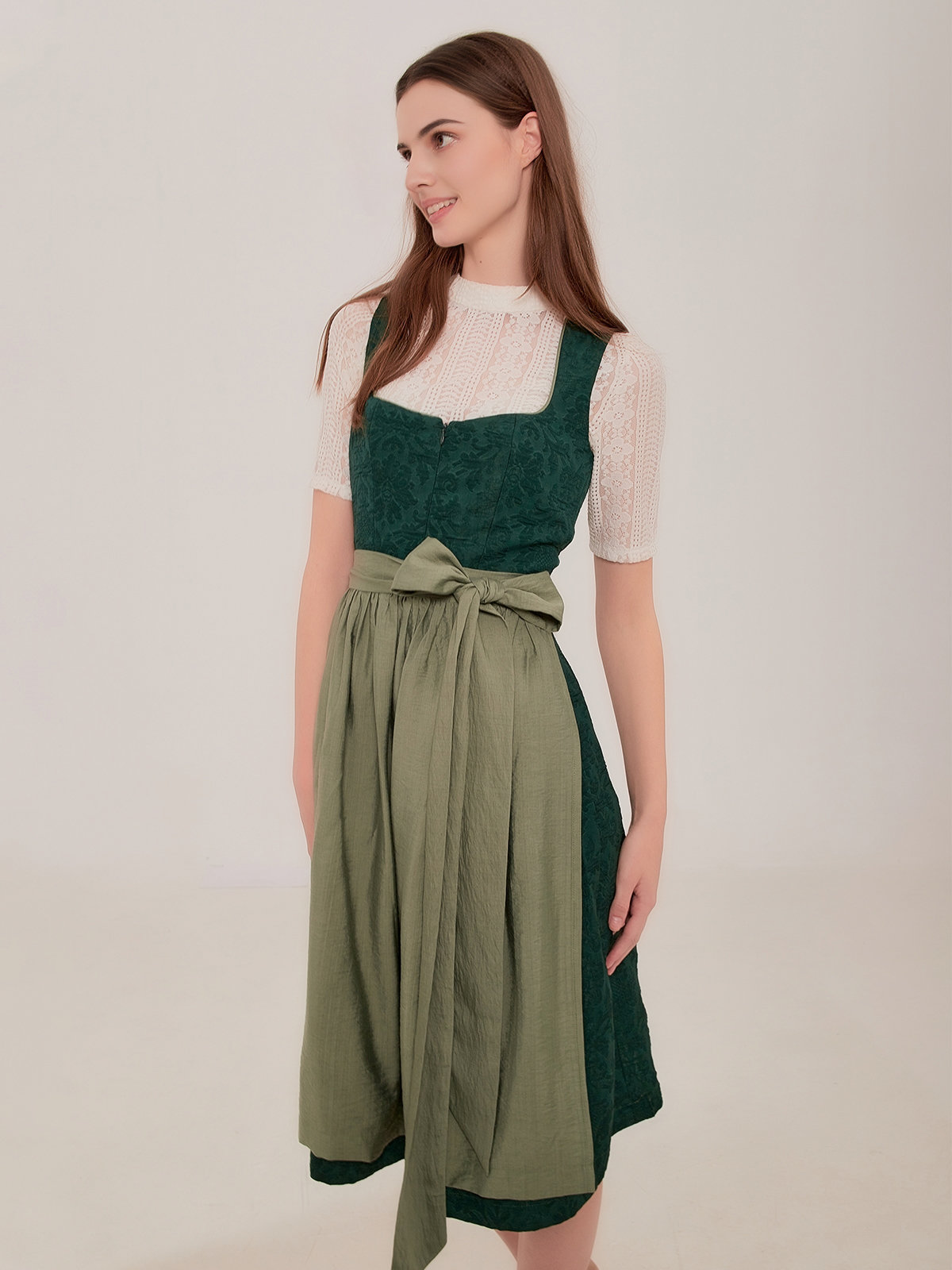 Dirndl in Grün – modern und stilvoll