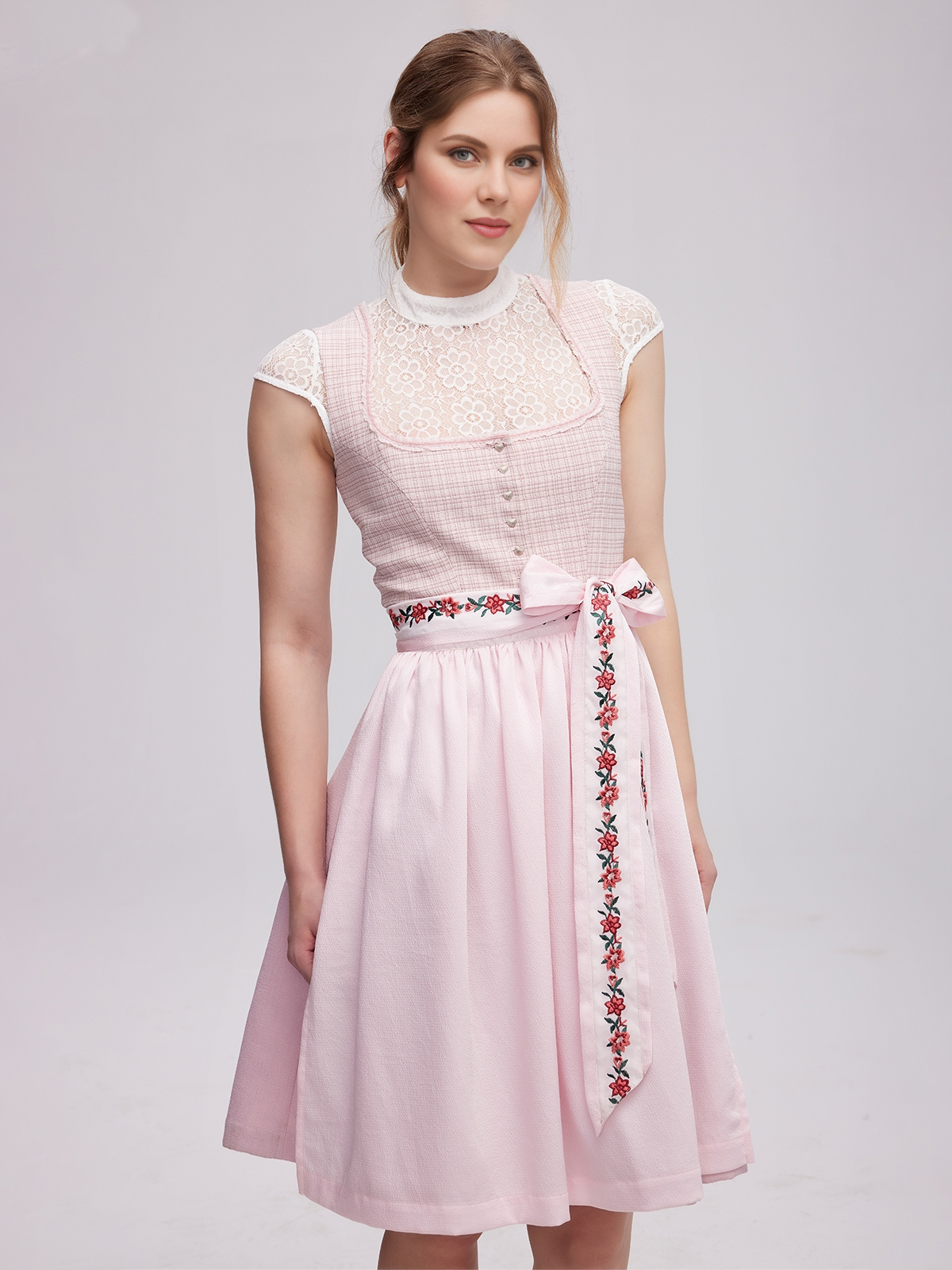 Modernes Ehreer Dirndl in Rosa