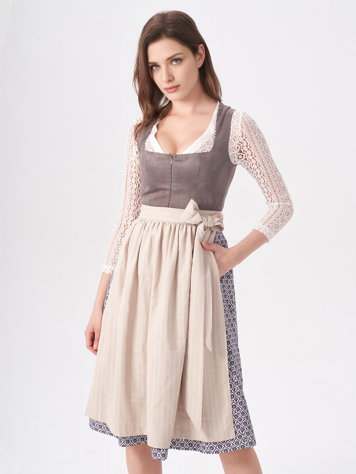Graues Dirndl mit modernem Schnitt