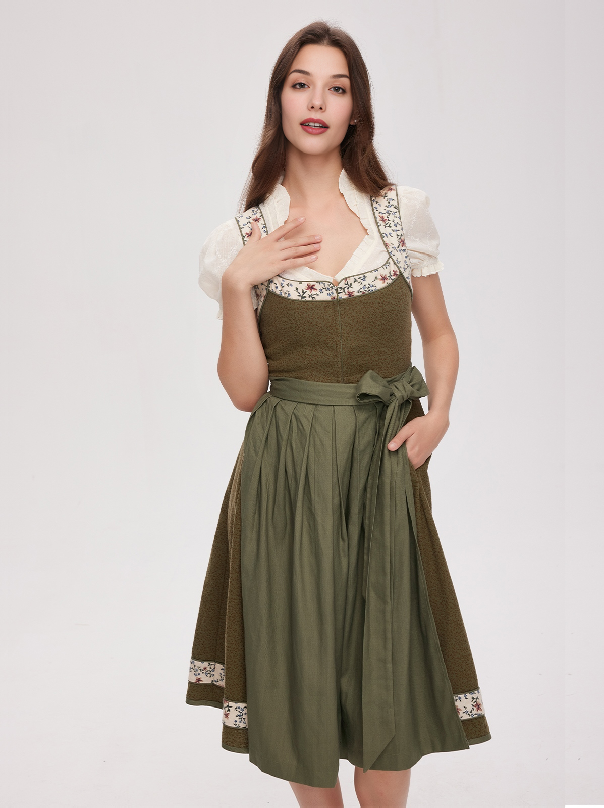 Dirndl hochgeschlossen in Grün