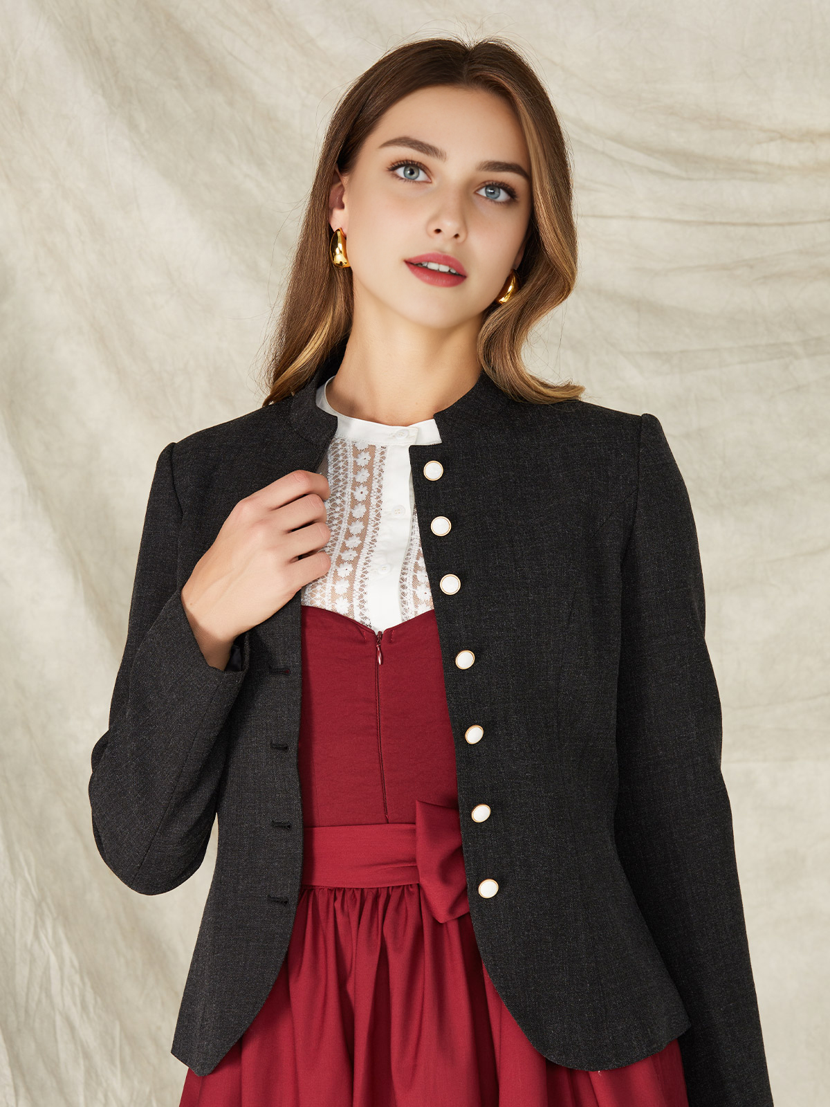 Dirndl mit V-Ausschnitt in Schwarz