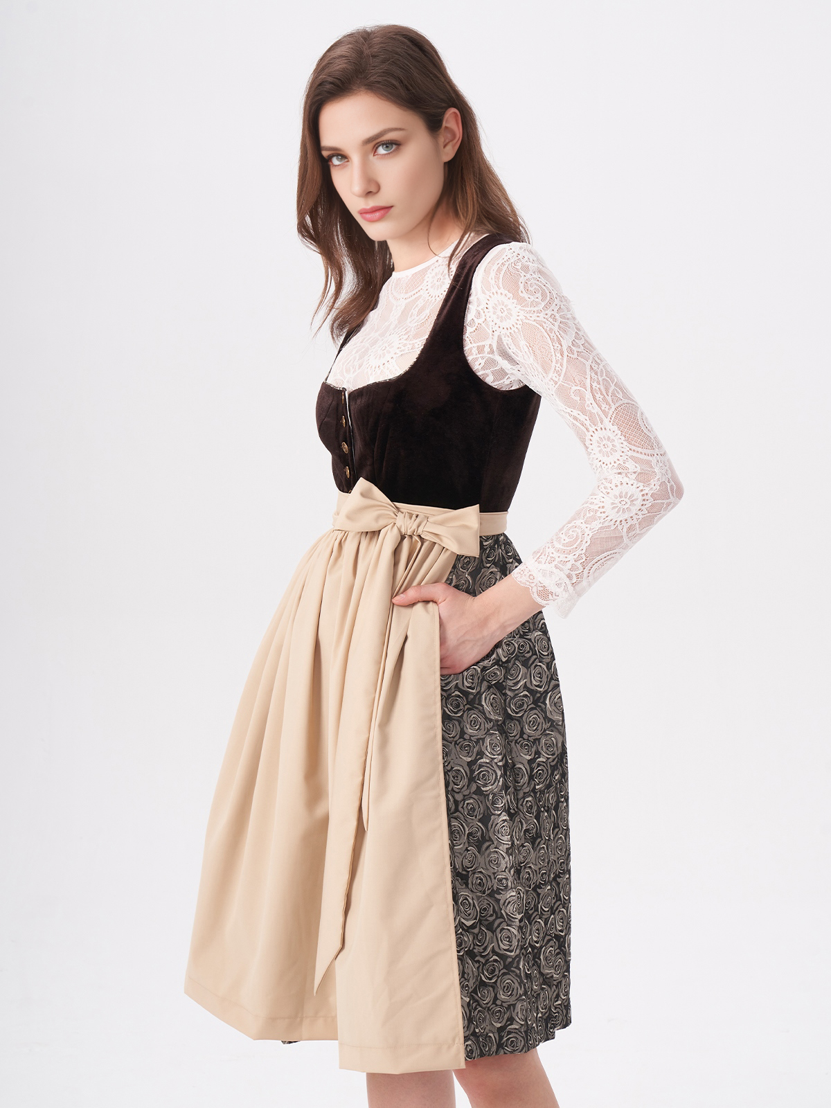 Dirndl in Braun und Gelb – stilvolle Kombination