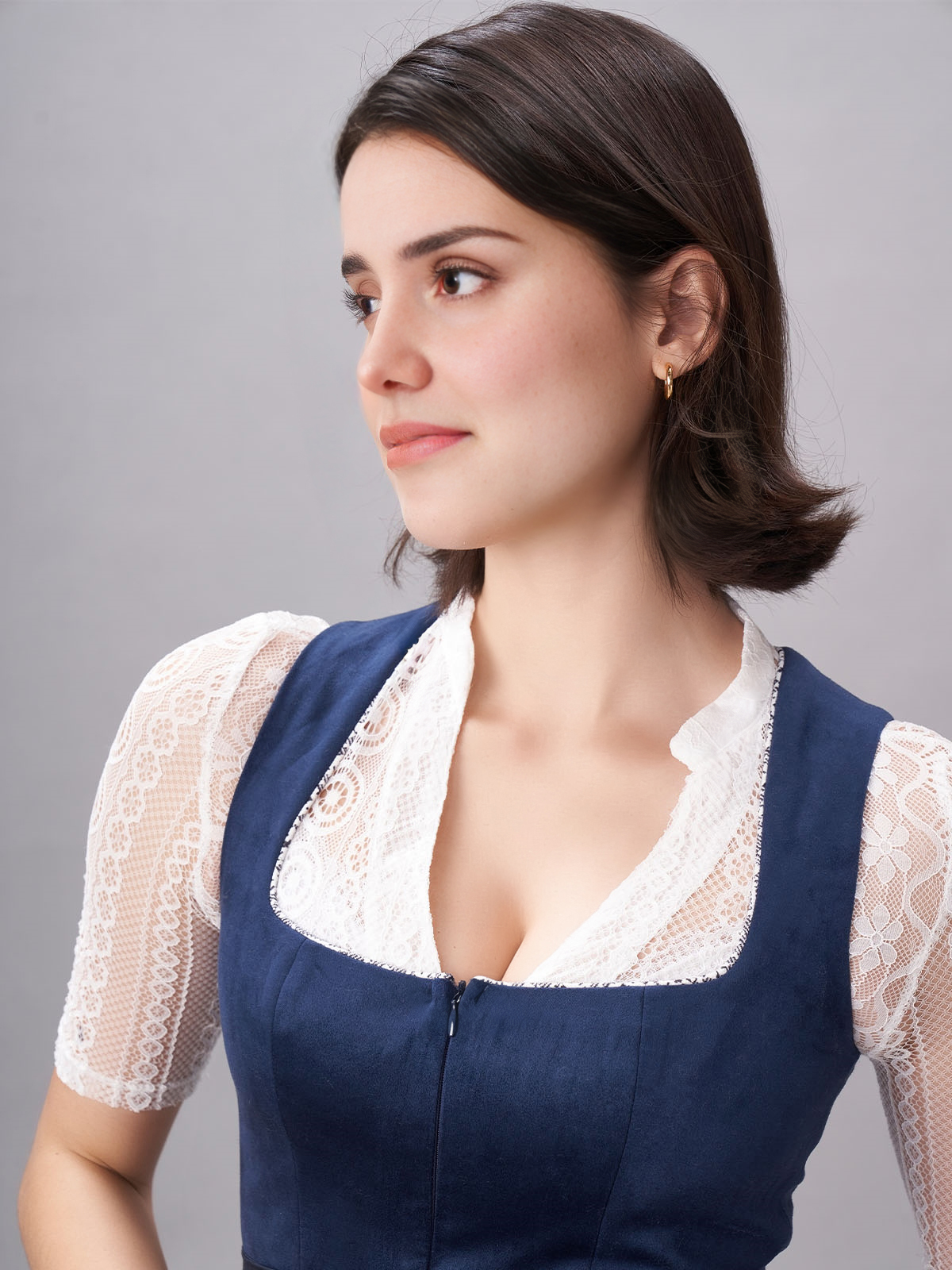 Dirndl in Blau – Eleganz und Tradition